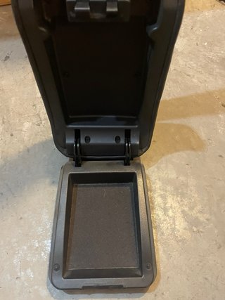 Bolso y reposabrazos Chevrolet Negro