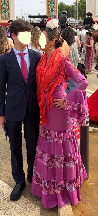 Traje de flamenca de lino color buganvilla.