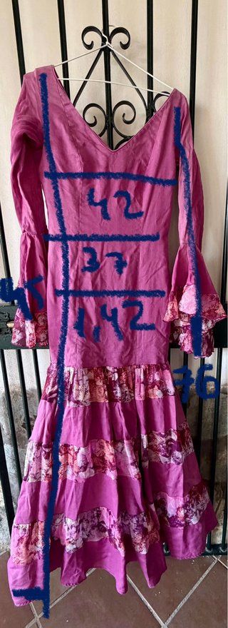 Traje de flamenca canastero color buganvilla.