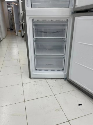 Nevera marca Indesit con garantía Transporte