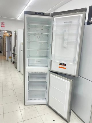 Nevera marca Indesit con garantía Transporte