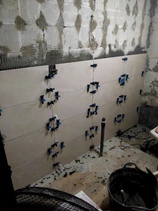 Servicios de albañilería, alicatado y solado