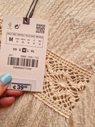 Vestido Zara beige con encaje