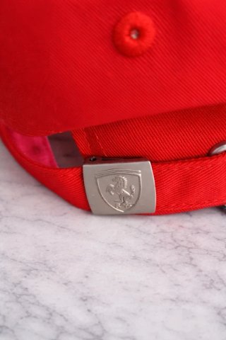 Cappellino Scud. Ferrari originale rosso - nuovo