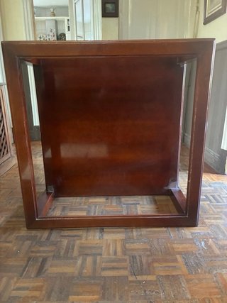 Tavoli quadrati in vetro e legno