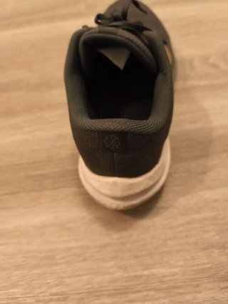 Zapatillas Nike Mujer Negras y Doradas