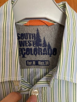 Camisa de rayas azul y verde