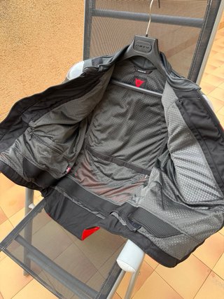 Chaqueta Dainese Negra y Roja