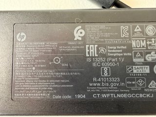 HP USB-C Universal Dock + Cargador HP 90W Original