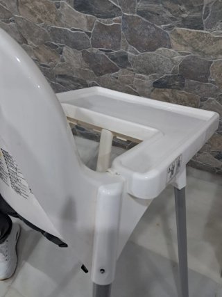 Trona de bebé blanca