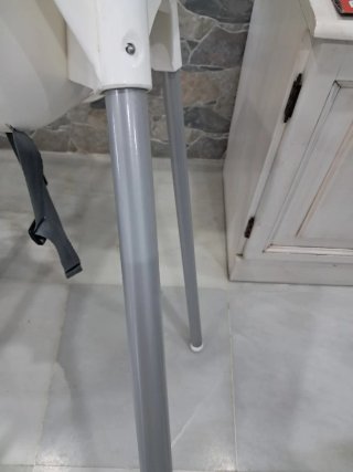 Trona de bebé blanca