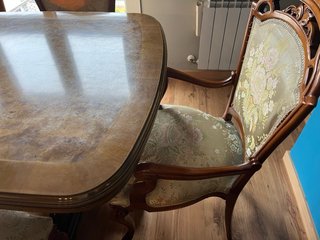 Mesa extensible y sillas