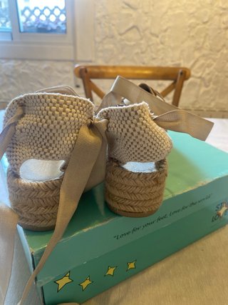 Sandalias Beige con Lazos