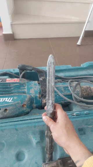 Martillo Percutor Makita AVT