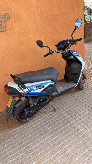 Moto Eléctrica Scooter ( esta sin bateria)