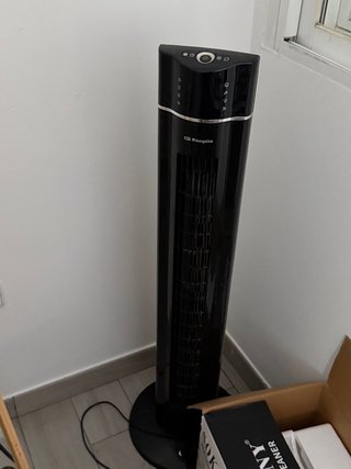 Ventilador de torre negro