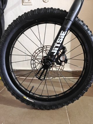 Bicicleta Jitsie Varial 1010 Freno hope tech3