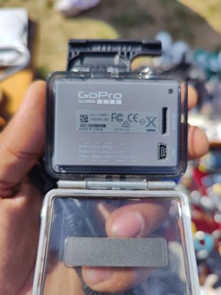 Cámara GoPro HERO + Accesorios