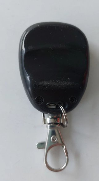 Mando garaje negro con llavero
