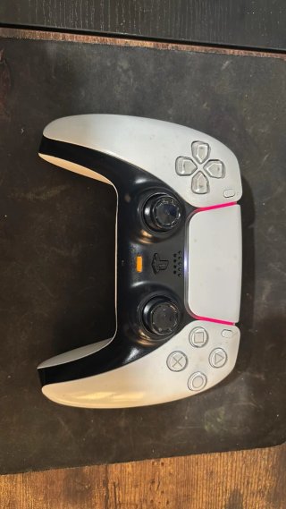 Playstation 5 funzionante con difetto giochi onlin