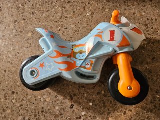 Moto correpasillos infantil