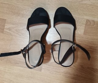 Sandalias tacón alto negras