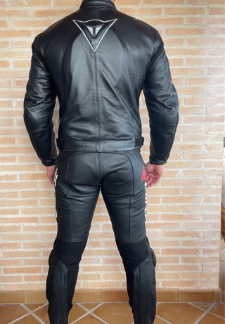 Mono Dainese Avro D2 2 piezas Talla 52