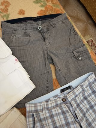 Quartetto bermuda uomo. Quattro pantaloni corti.