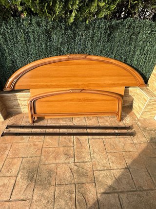 Cabecero de cama de madera curvo