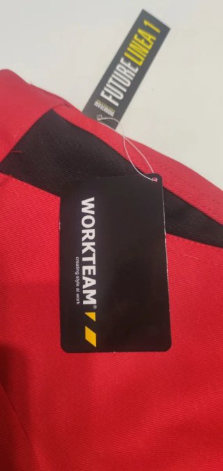 Pantalón de trabajo rojo y negro