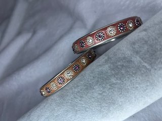 Pulsera rosa se venden separadas