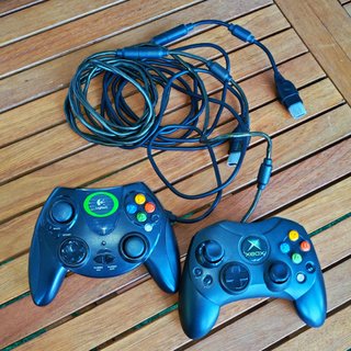 Pacchetto Xbox Classica + 2 Controller + 13 Giochi