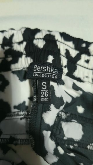 Calzonas cortas estampado blanco y negro Talla S