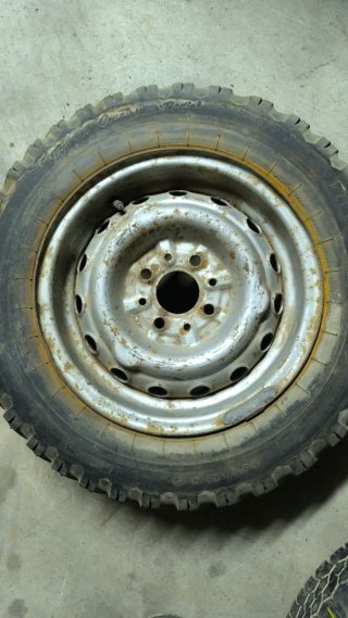 Llantas SEAT 13". (124, 131, 1430, 132)