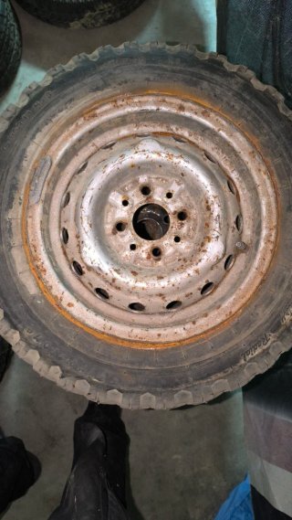 Llantas SEAT 13". (124, 131, 1430, 132)