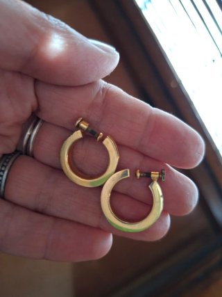 Pendientes bisutería dorados con rosca