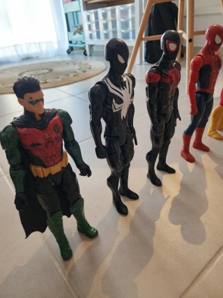 Lote Figuras Marvel y DC: Spiderman, Miles Morales
