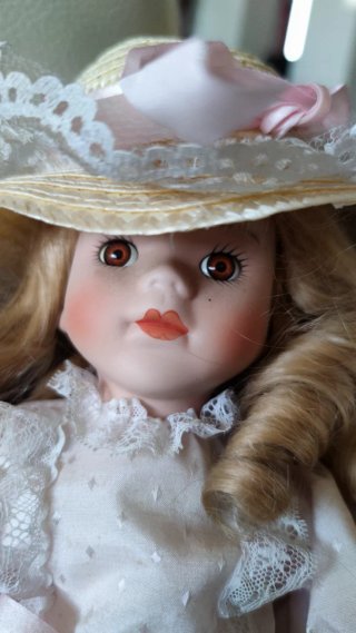 Bambola porcellana vintage vestito rosa