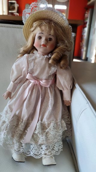 Bambola porcellana vintage vestito rosa