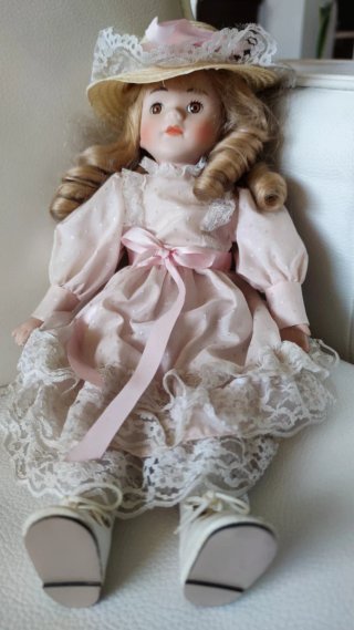 Bambola porcellana vintage vestito rosa