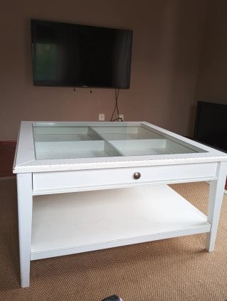Mesa de centro Ikea cristal y madera