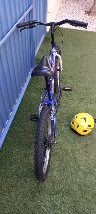 Bicicleta 20 pulgadas y casco