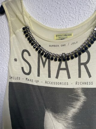 Camiseta Dressy Collection con collar
