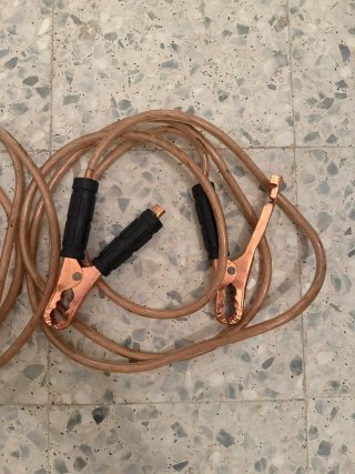 Pinzas de arranque de batería.