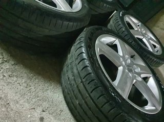 Llantas Audi 17 con neumáticos 235 45 R17