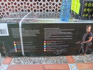 Equipo multifuncional de gimnasia sin abrir