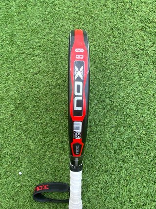 Pala Padel Nox AT10 18K Tapia 2023