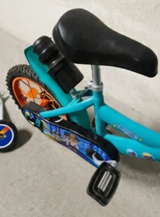 Bicicleta infantil con ruedines 14"