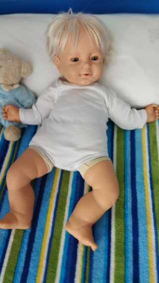 Muñeca bebé realista