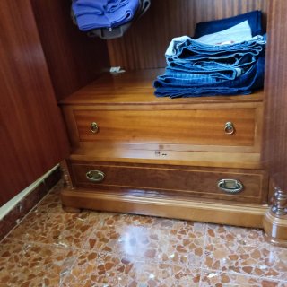 Armario de nogal 60 ancho, 242 largo, 206 alto